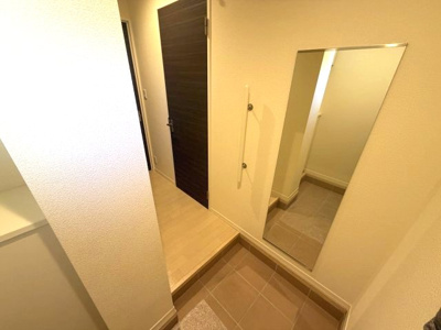 【玄関】 | ケンヒルズ | 明るい玄関です