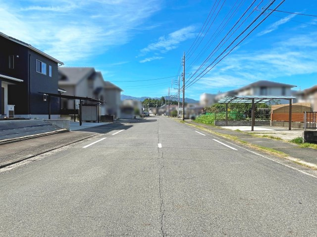 【前面道路含む現地写真】 | いなべ市大安町中央ヶ丘１丁目 | 前面道路
