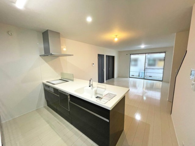 【居間・リビング】 | いなべ市大安町中央ヶ丘１丁目 | ＬＤＫ