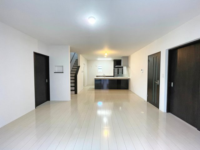 【居間・リビング】 | いなべ市大安町中央ヶ丘１丁目 | ＬＤＫ