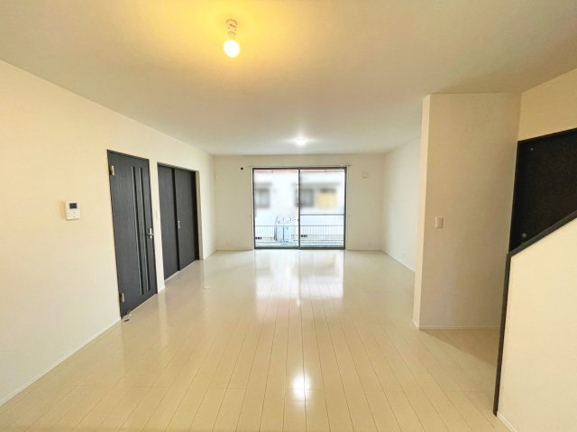 【居間・リビング】 | いなべ市大安町中央ヶ丘１丁目 | ＬＤＫ