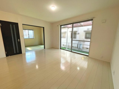 【居間・リビング】 | いなべ市大安町中央ヶ丘１丁目 | ＬＤＫ