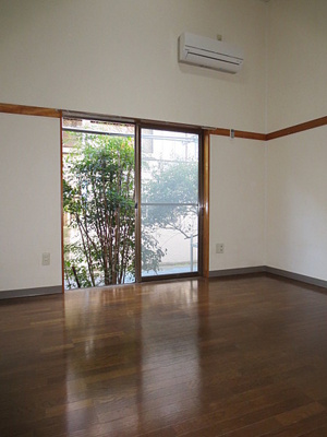 【居間・リビング】 | シャトーヤジ1