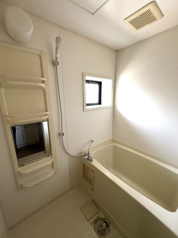 グランパレ陽向の浴室