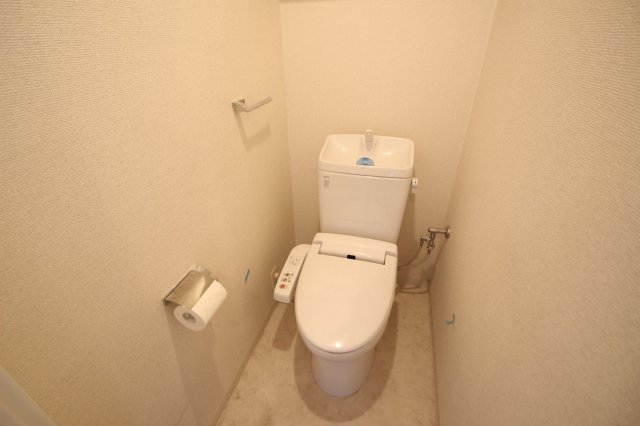 KDX川口幸町レジデンスのトイレ|別号室の参考写真です