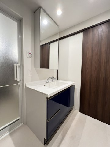 サンパーク松江城テラスの独立洗面台