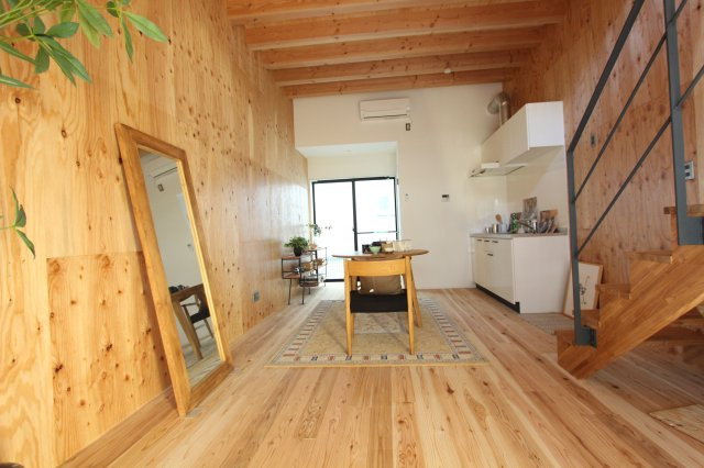 TSUBANA　F棟の内装