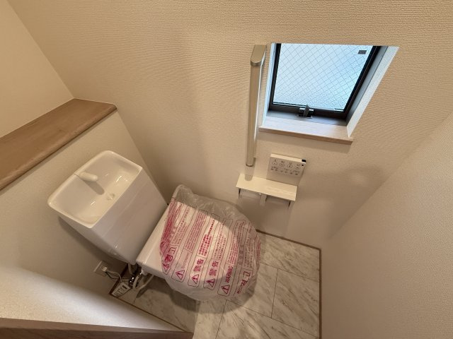 堺市美原区黒山　新築一戸建てのトイレ