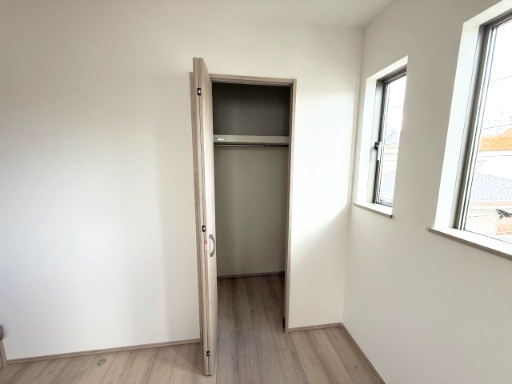 堺市美原区黒山　新築一戸建ての収納