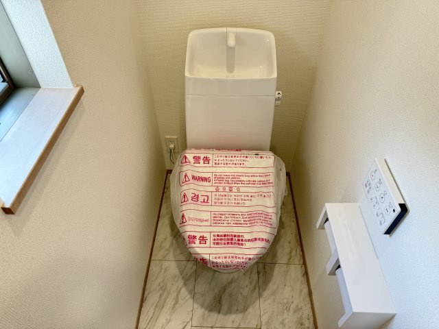 堺市美原区黒山　新築一戸建てのトイレ