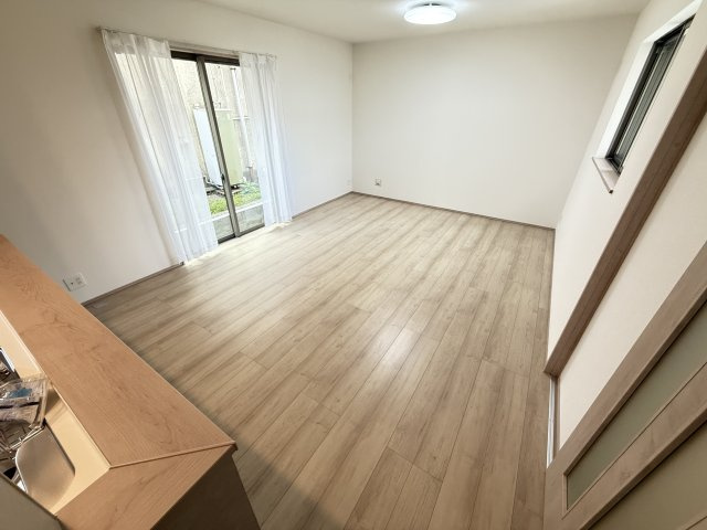 堺市美原区黒山　新築一戸建ての居間・リビング