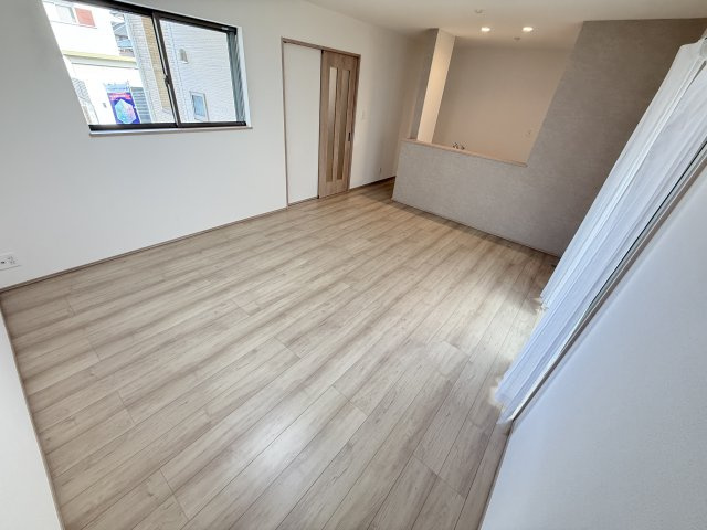 堺市美原区黒山　新築一戸建ての居間・リビング