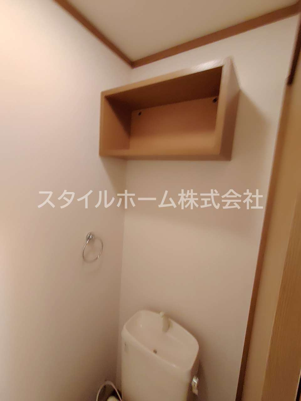 レガーロコモドのトイレ|別部屋写真です。