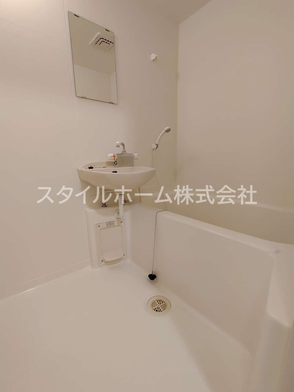 レガーロコモドの浴室|別部屋写真です。