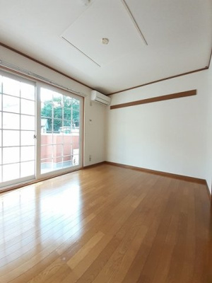 【内装】 | メゾネット紀世 | 内装は落ち着いています