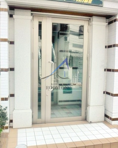 ロイヤルシティ西日暮里のエントランス|エントランスです。