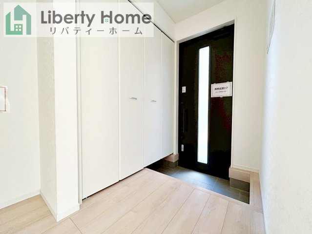 高萩市高浜町第2　新築戸建　2号棟の玄関