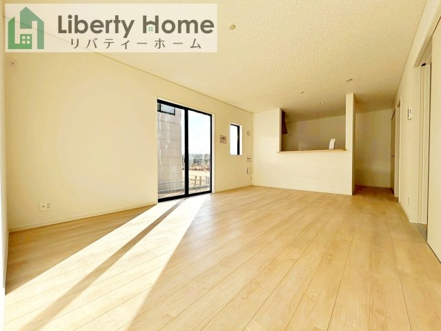 高萩市高浜町第2　新築戸建　2号棟の居間・リビング