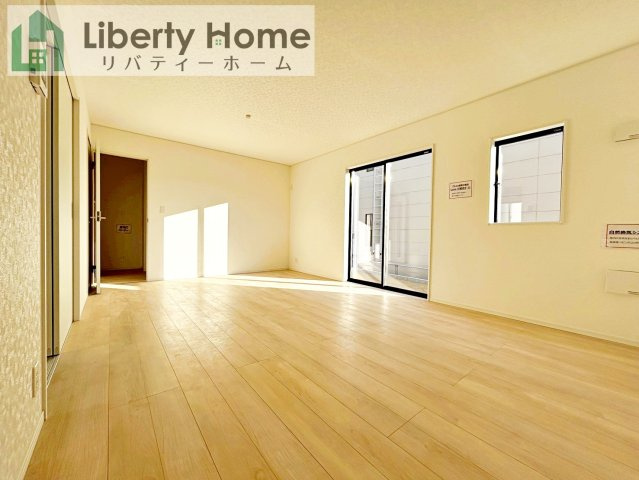 高萩市高浜町第2　新築戸建　2号棟の居間・リビング