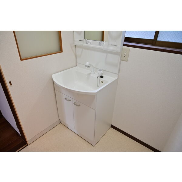 柱5丁目戸建ての洗面所