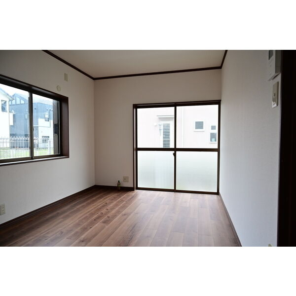 柱5丁目戸建ての居間・リビング