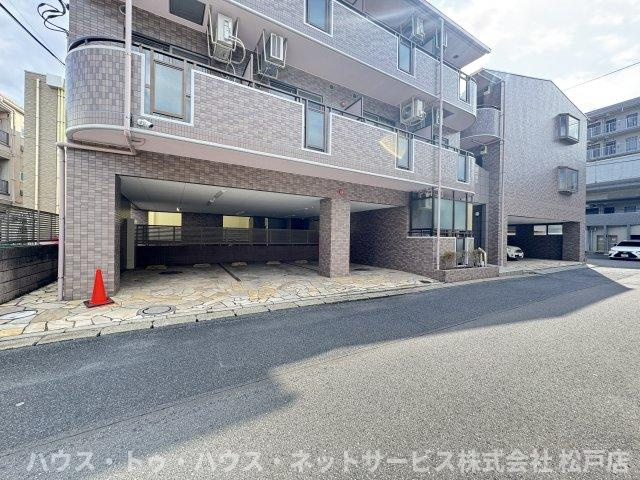 フォルティス・メアの駐車場