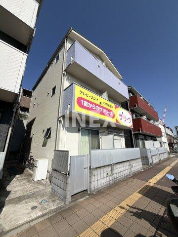 横浜市神奈川区浦島丘のアパートの外観