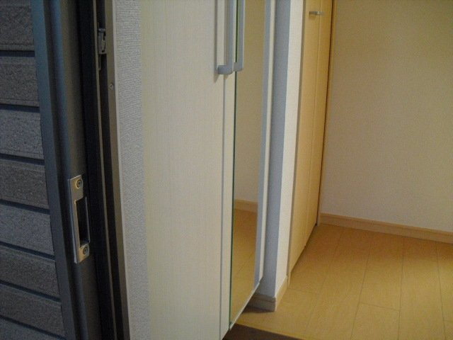 ベルグ若松の玄関