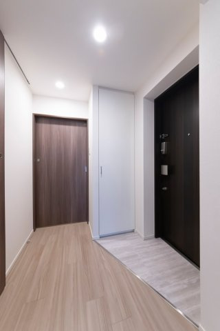 プラウドフラット文京千駄木の玄関