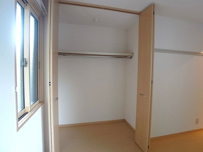 【収納】 | ラスルプレイス | 奥行き、高さがあるクローゼット完備です