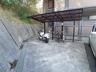 【その他共用部分】 | ラスルプレイス | 駐輪スペースも完備