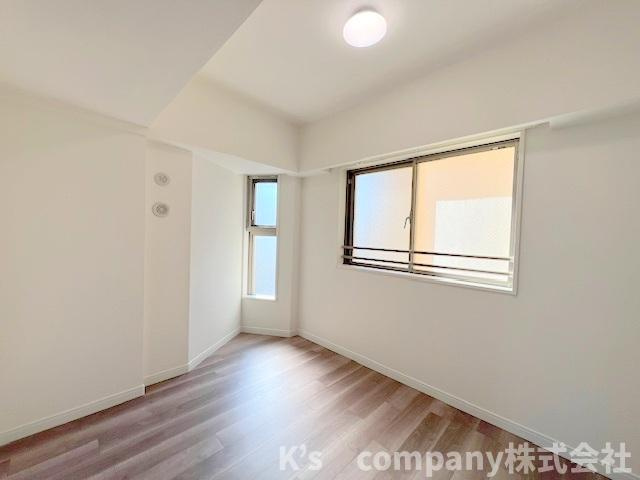 茅ヶ崎市汐見台　ヴェレーナ茅ヶ崎海岸の収納|洋室5.6帖の収納スペース◇