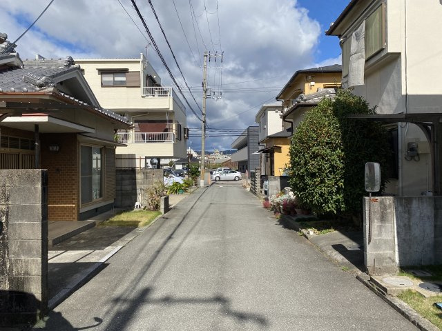 OKハウス有家の周辺|建物東側道路。静かで落ち着いた住宅街です♪