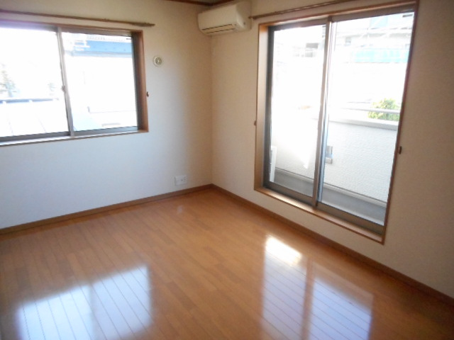 プレミールの居間・リビング