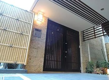 【エントランス】 | アピジ小梅向島 | 落ち着いたエントランスです