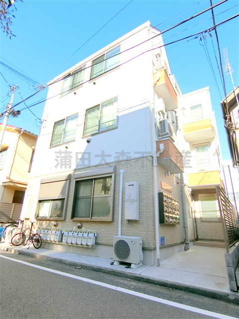 サンシャイン南馬込の外観|2016年8月築　木造地上3階建て総戸数12戸
東京都大田区南馬込3丁目　JR京浜東北線大森駅徒歩11分、都営浅草線馬込気徒歩15分