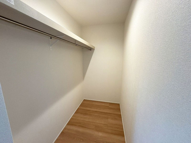 【収納】 | 富士見市山室2丁目　新築一戸建住宅　全2棟　(ふじみ野店) | 季節物やご家族のお荷物等をまとめて収納できるWIC。