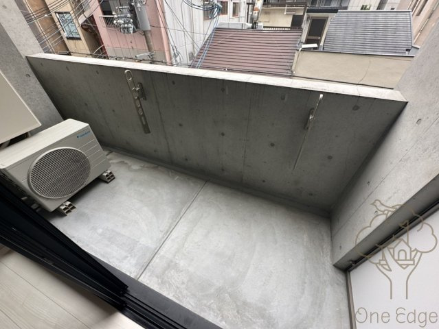 アクアスイート南森町のバルコニー