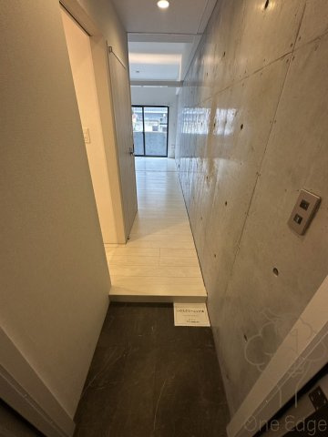 アクアスイート南森町の玄関