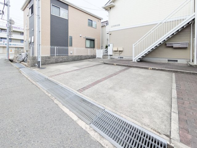 コスモ学文殿の駐車場