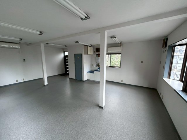 日野市　1棟商業ビルの居間・リビング