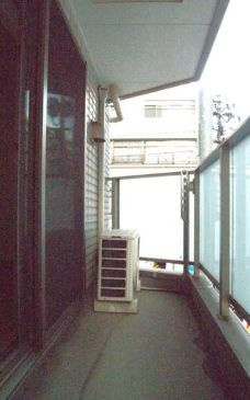 【バルコニー】 | ソレイユ蔵前 | 外からの目が気にならないバルコニーで洗濯物が干せます