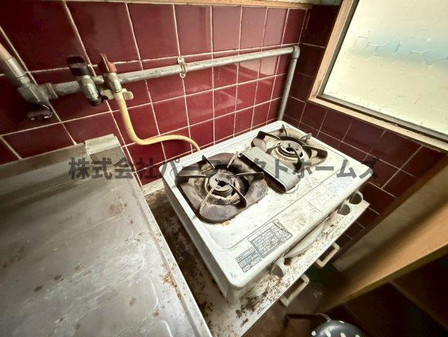 昭栄町戸建　賃貸のキッチン|お料理しやすいキッチンです