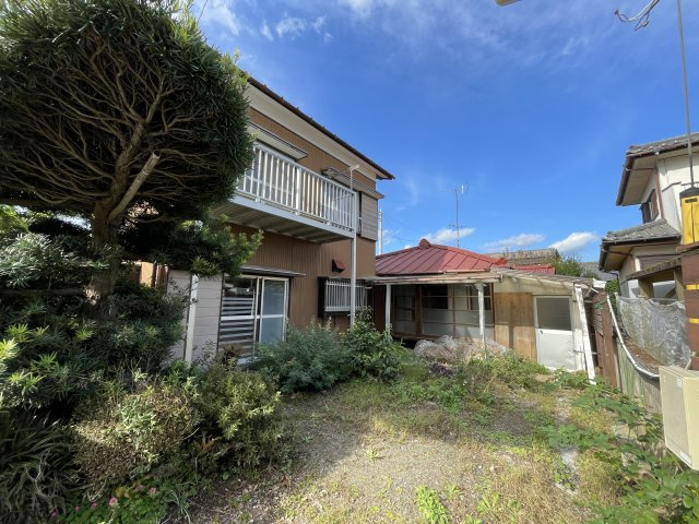 北飯塚6SLDK売戸建住宅の駐車場