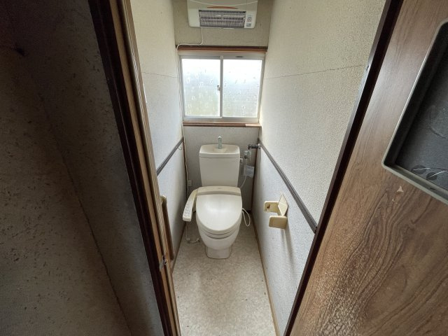 北飯塚6SLDK売戸建住宅のトイレ