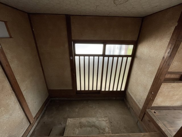 北飯塚6SLDK売戸建住宅の玄関