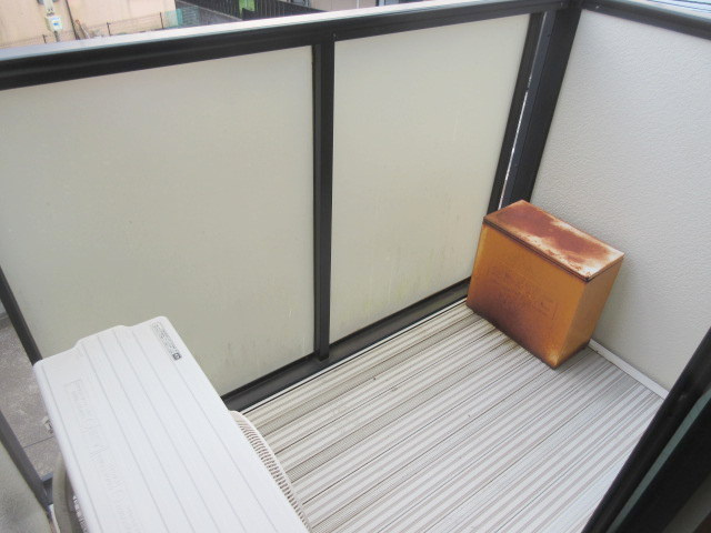 ハイツ飯田のバルコニー|南西向きのバルコニー