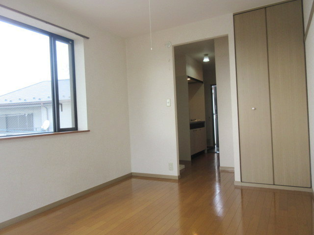 ハイツ飯田の居間・リビング