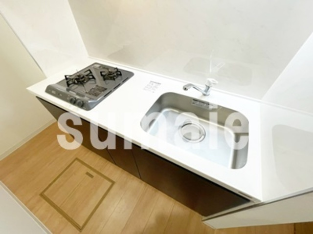 アクシーズ新都心のキッチン|明るいキッチンです。