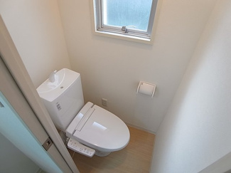 【トイレ】 | ロイヤルマンション2号棟 | ウォシュレット完備のトイレ